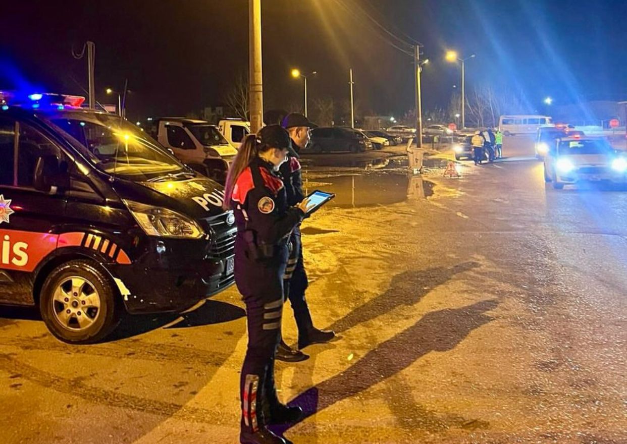 Sahadan Ayrılmayan Müdür Ay Babacan Tavırlarıyla Takdir Topluyor