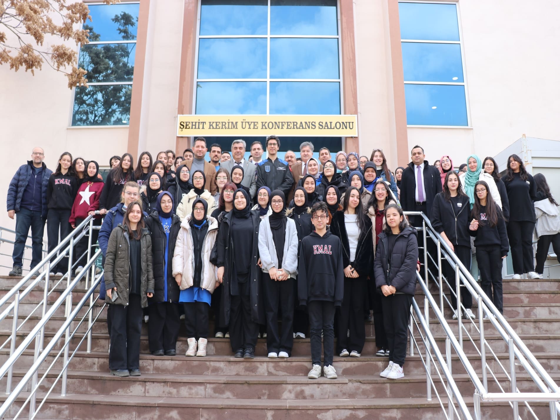 TUVA CİHANGİR ATASEVER, ÖĞRENCİLERE UZAY YOLCULUĞUNU ANLATTI