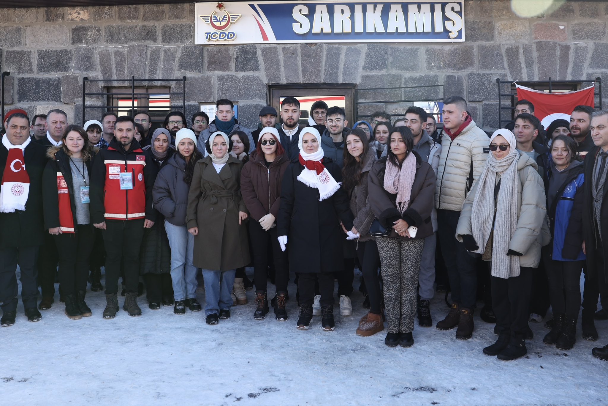 Bakan Göktaş  Gençleri Sarıkamış’ta Karşıladı