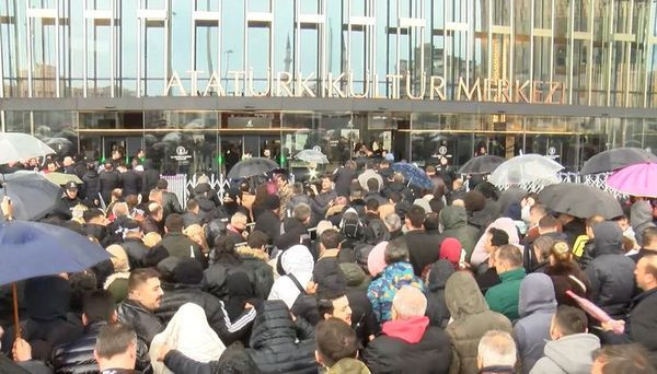 Ferdi Tayfur’a Veda: Arabesk Müzik, Prensini Kaybetti!