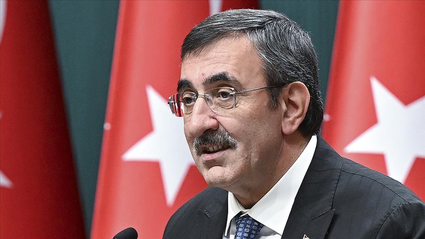 Dünya Ekonomisindeki Gelişmeler Türkiye'yi Nasıl Etkileyecek