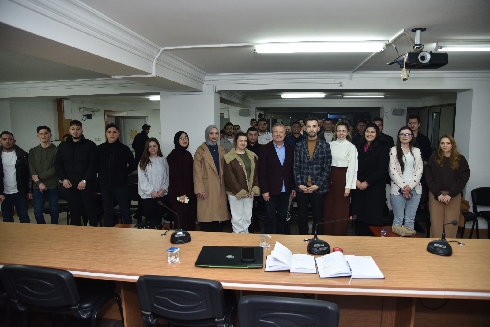 AK Gençliğin Lideri İntepe Davası için Güçlü Projeler Üretiyor