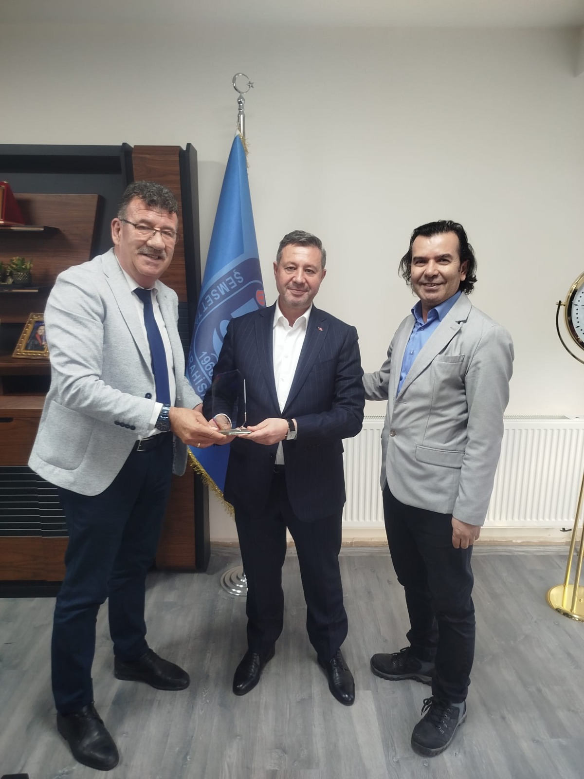 “Bir Sınıf da Sen Donat” Projesi Hayırseverlerin Destekleriyle Başarıya Ulaştı