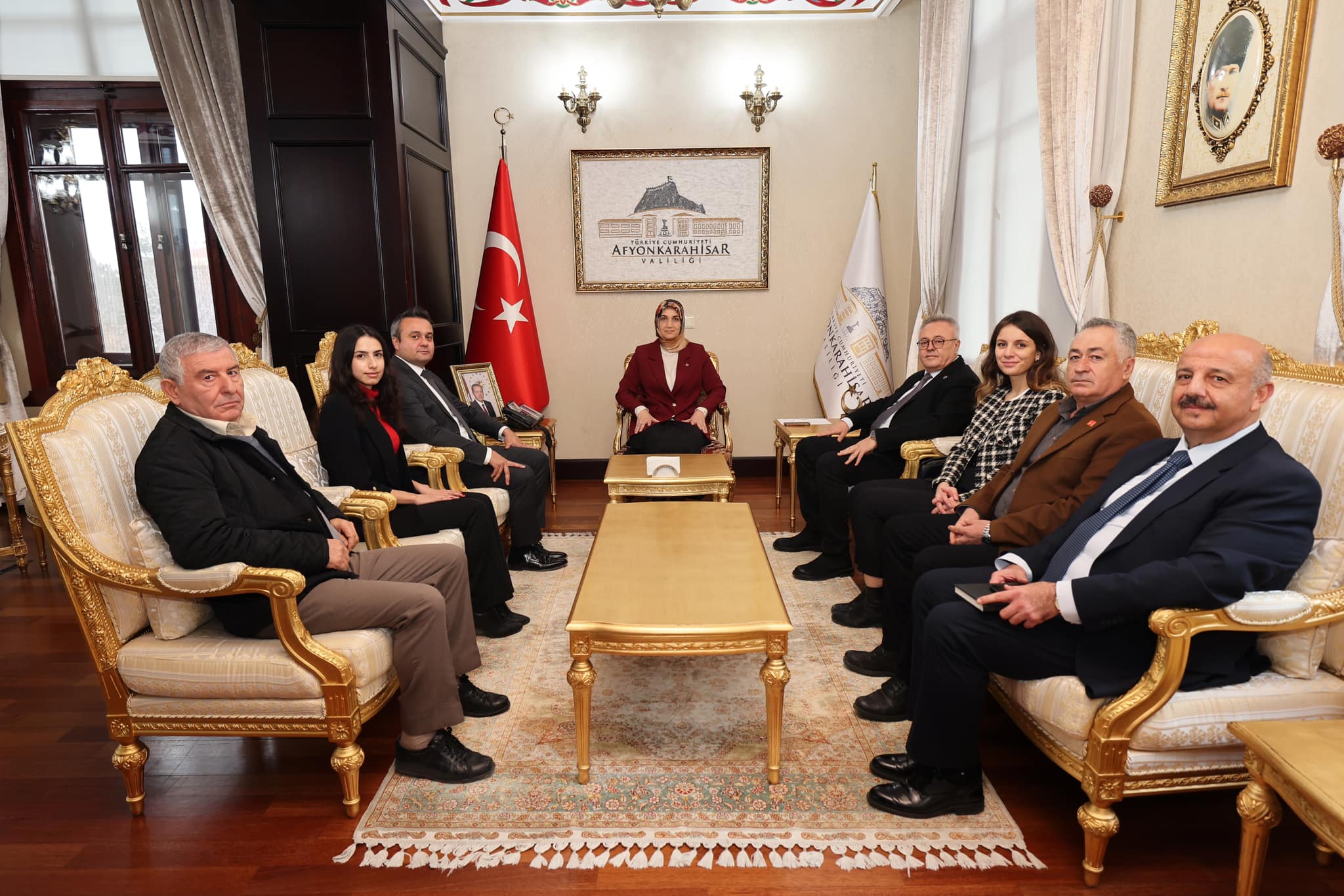 Afyonkarahisar Valisi Yiğitbaşı, CHP Temsilcileriyle Bir Araya Geldi