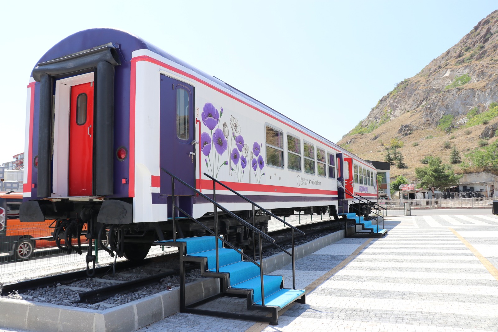 Vagon Afyon, Yöresel Lezzetleri ve Nostaljik Atmosferiyle Ulusal Basında Yankı Buldu