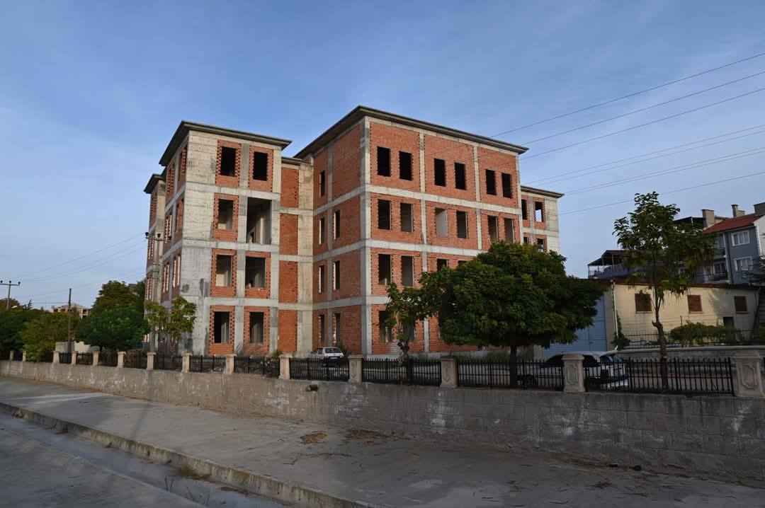 Emirdağ Hükümet Konağı  İnşaatı Yeniden Başladı