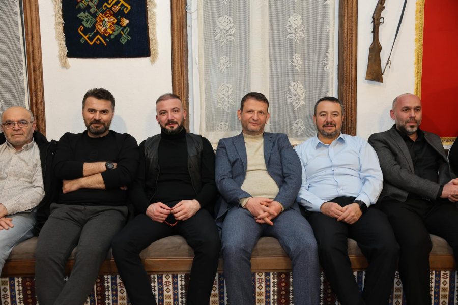 Gazeteci Uzun, Sandıklı’da Yaren Gecesi’ne Katıldı