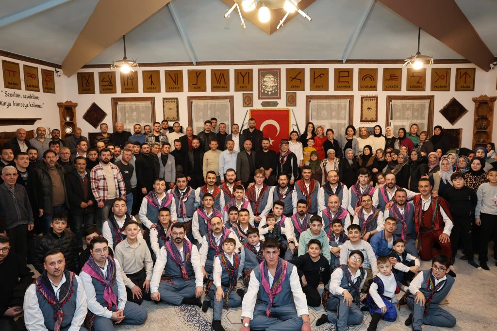 Gazeteci Uzun, Sandıklı’da Yaren Gecesi’ne Katıldı