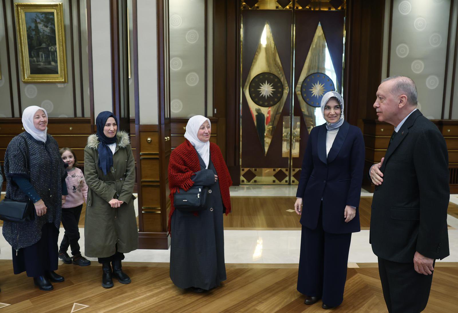 Afyon’un Kadınanaları Külliye’de  Cumhurbaşkanı ile Bir Araya Geldi