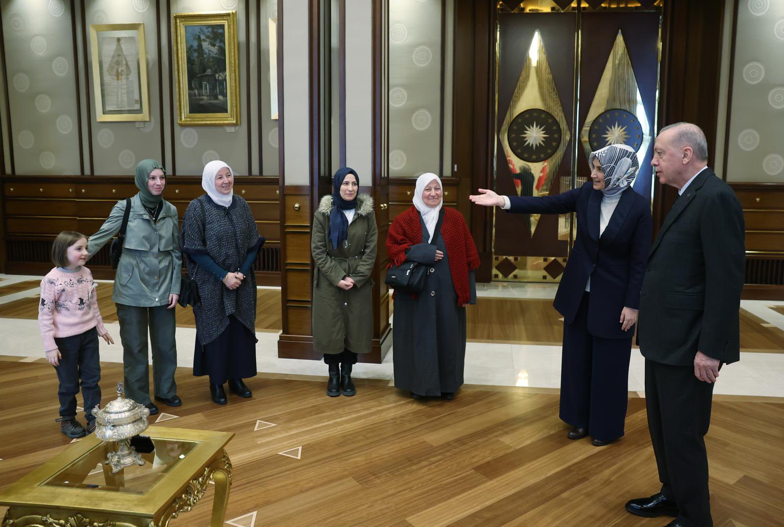 Afyon’un Kadınanaları Külliye’de  Cumhurbaşkanı ile Bir Araya Geldi