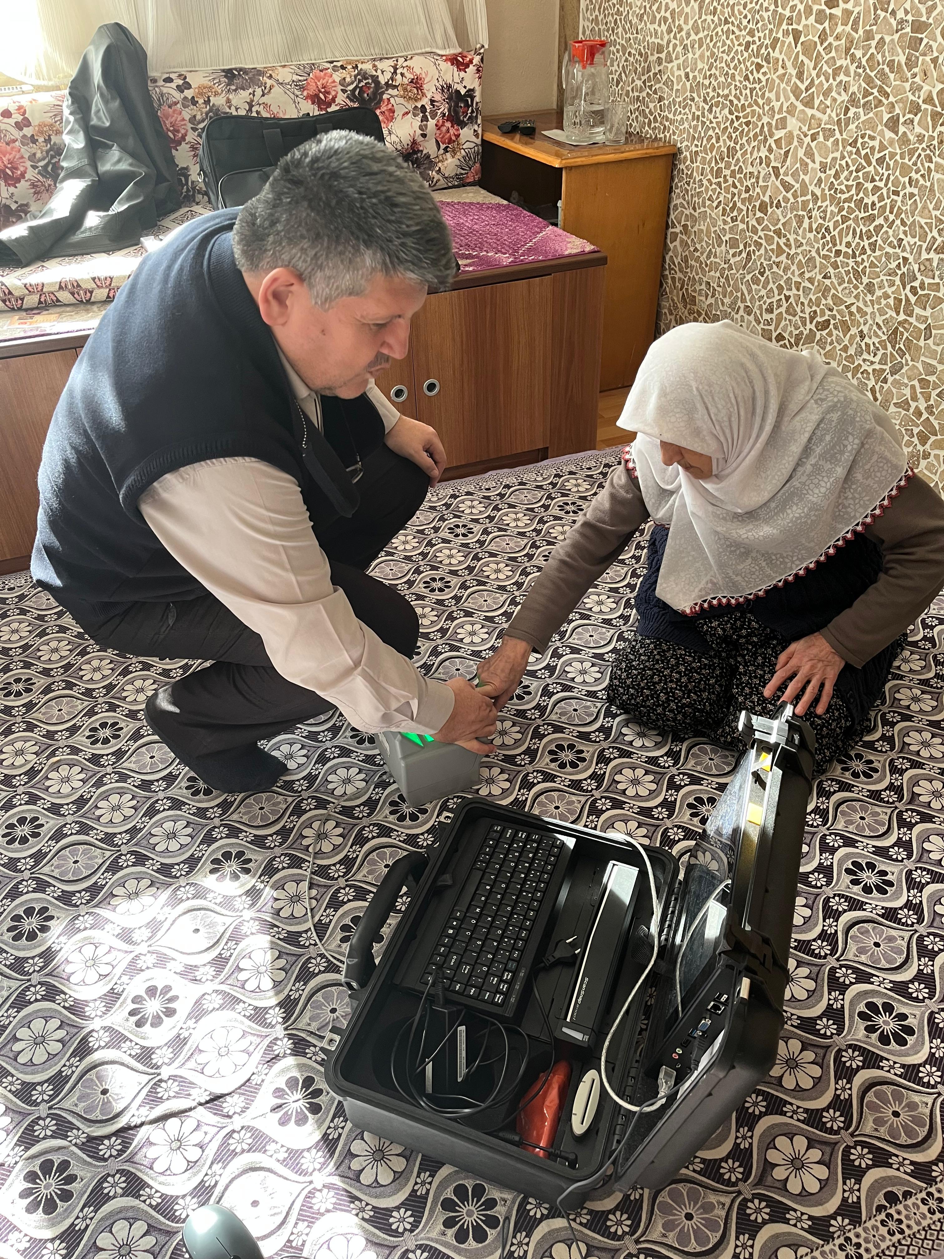 Kapı Kapı Nüfus Hizmeti  Vatandaşa Ulaşıyor