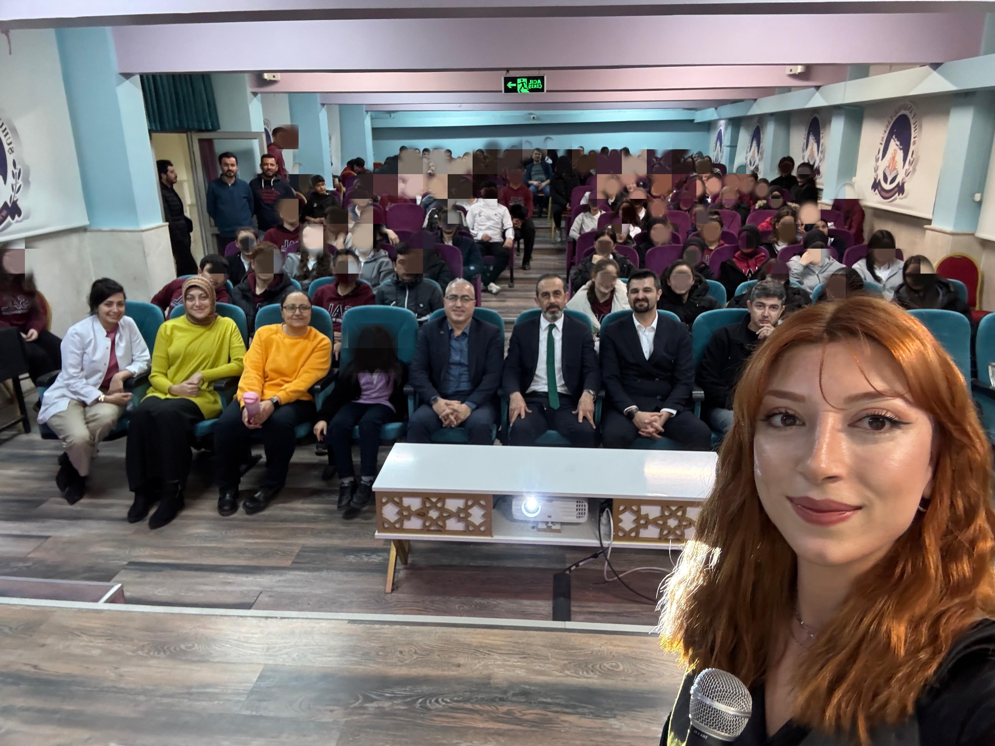 Öğrencilere Sınav Motivasyonu Ve Kariyer Planlaması Anlatıldı