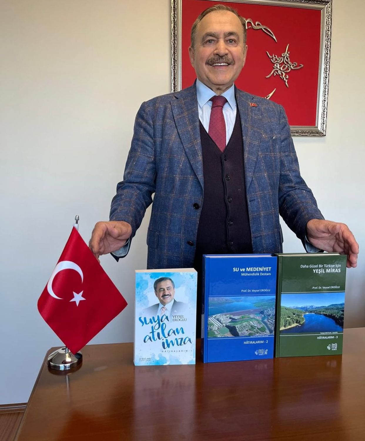 Türk Siyasetinin Efsanesi  Eroğlu’ndan Üçüncü Kitap Geldi
