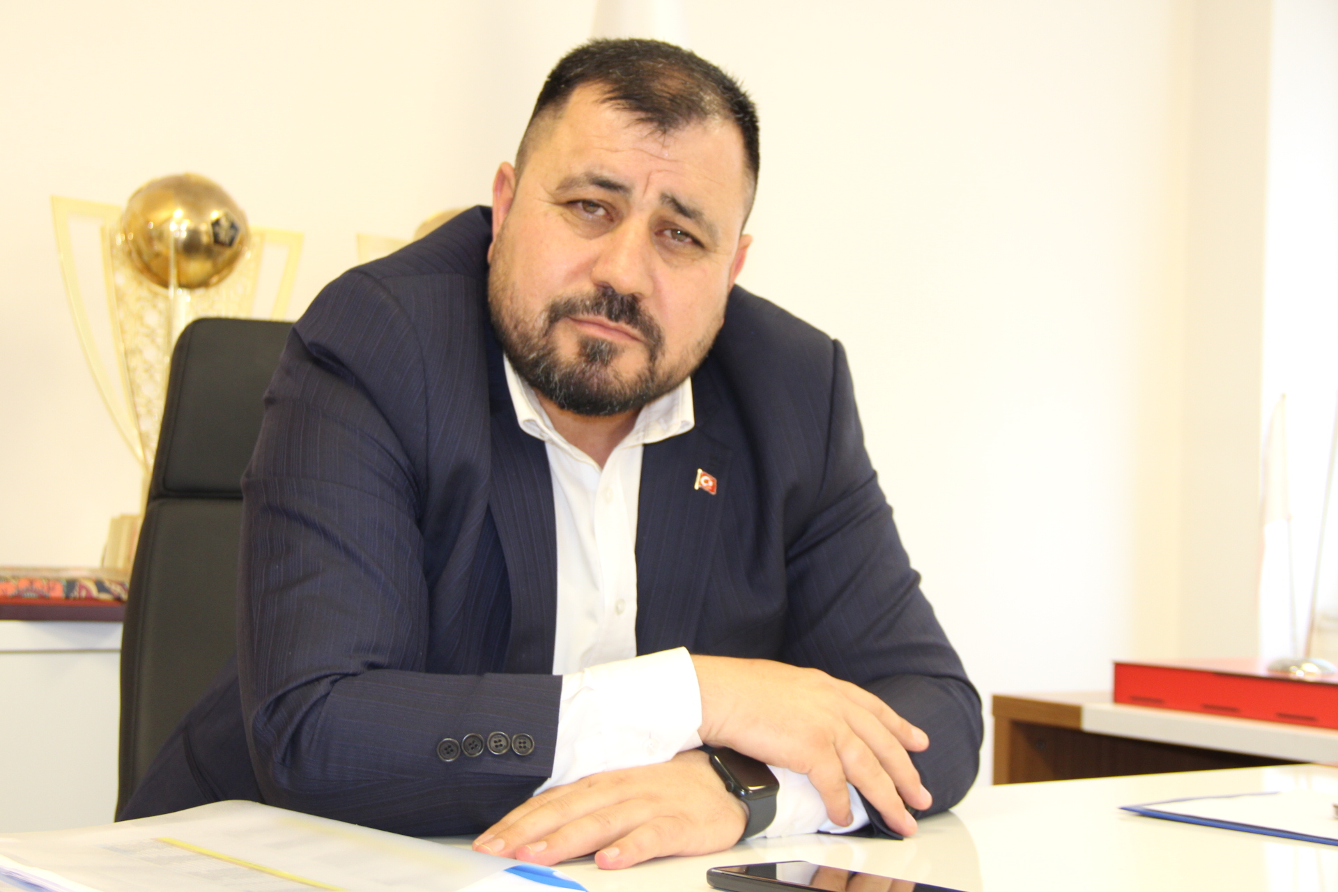 AFYONSPOR BAŞKANI AKKUŞ'TAN BAŞKANI KÖKSAL'A YANIT:  “KULÜBÜ DEVRETMEYE HAZIRIZ, AKSİ HALDE KAPATMAK ZORUNDA KALACAĞIZ”