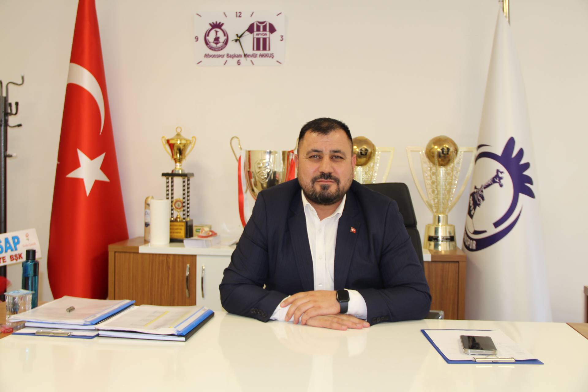 AFYONSPOR BAŞKANI AKKUŞ'TAN BAŞKANI KÖKSAL'A YANIT:  “KULÜBÜ DEVRETMEYE HAZIRIZ, AKSİ HALDE KAPATMAK ZORUNDA KALACAĞIZ”
