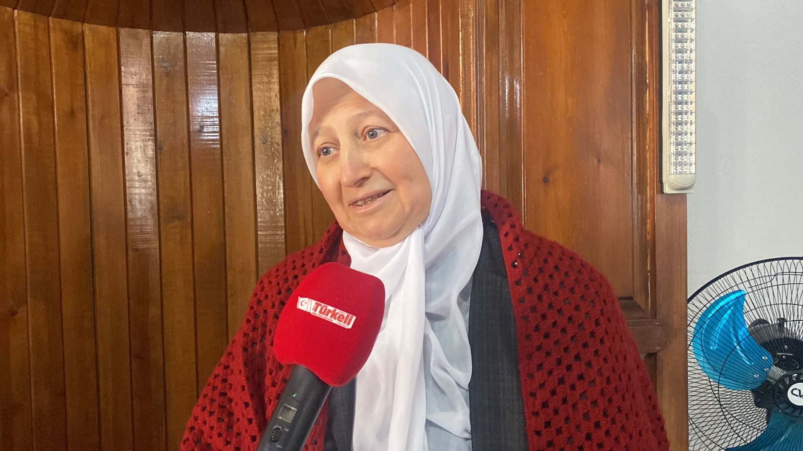 AFYON'UN SULTAN ANA'SI: "CAMİ TEMİZLİĞİNE 18 YILDIR GÖNÜL VERDİM"