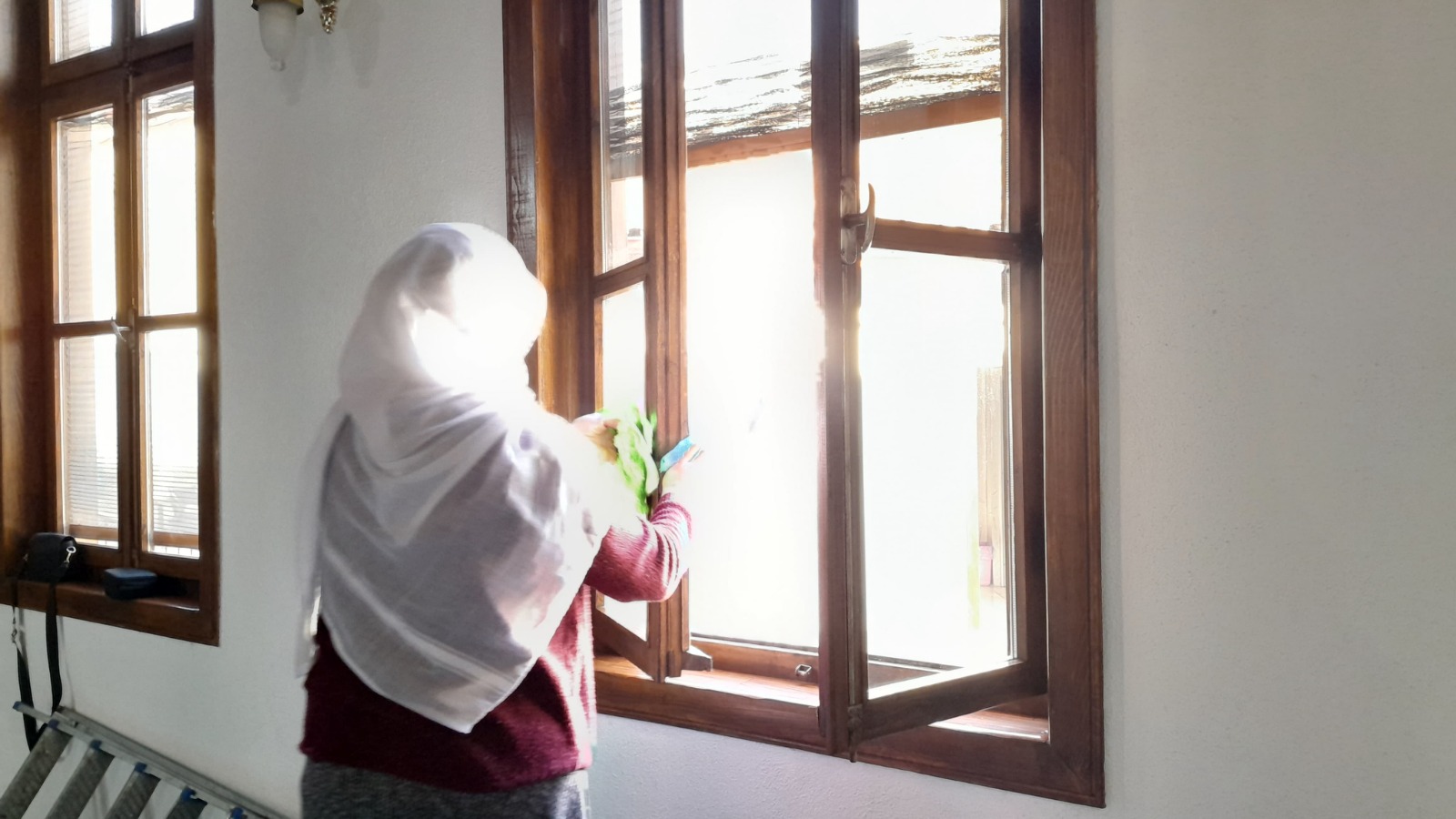 AFYON'UN SULTAN ANA'SI: "CAMİ TEMİZLİĞİNE 18 YILDIR GÖNÜL VERDİM"