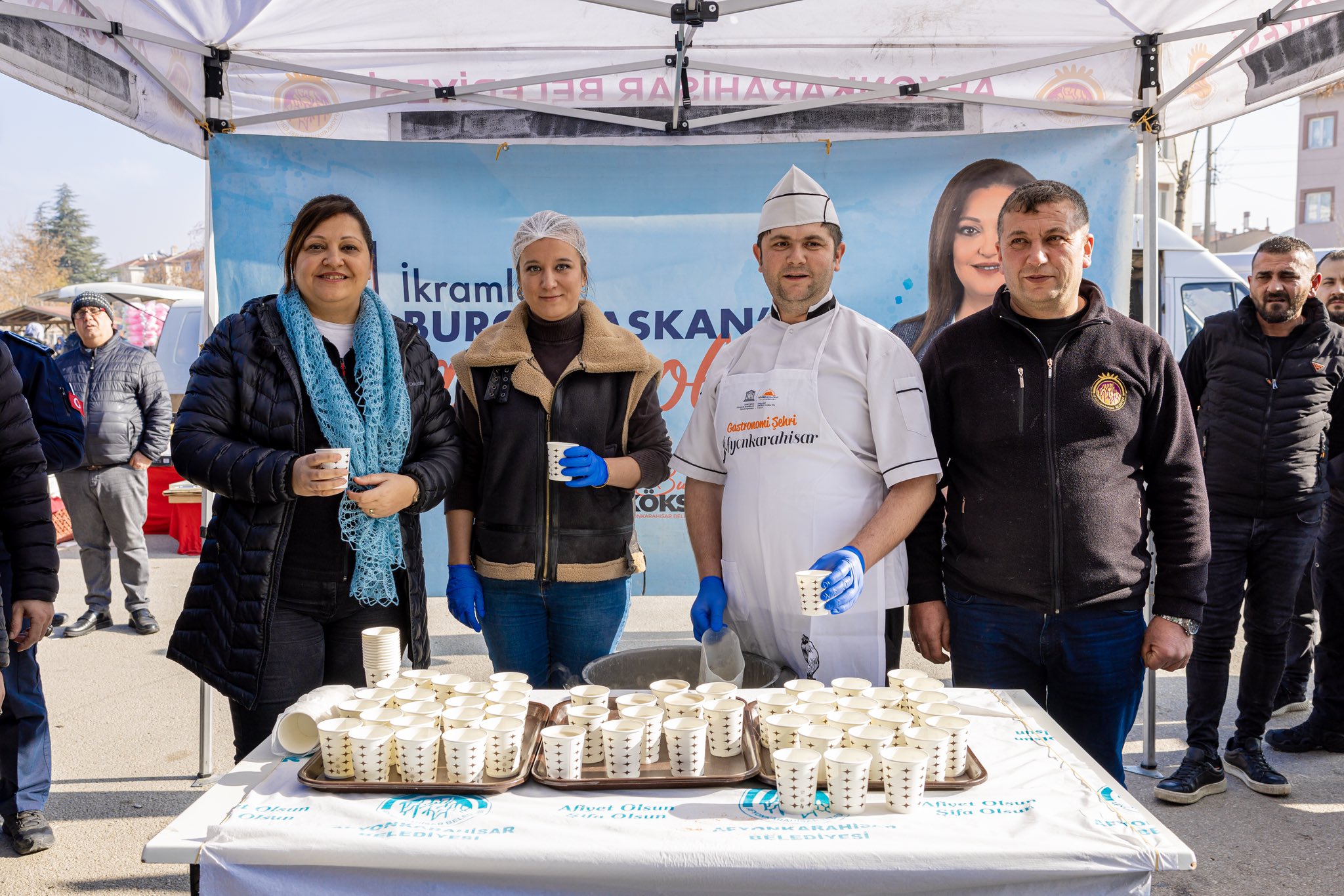 Başkan Köksal, Fatih Semt Pazarı'nda Hemşehrileriyle Buluştu