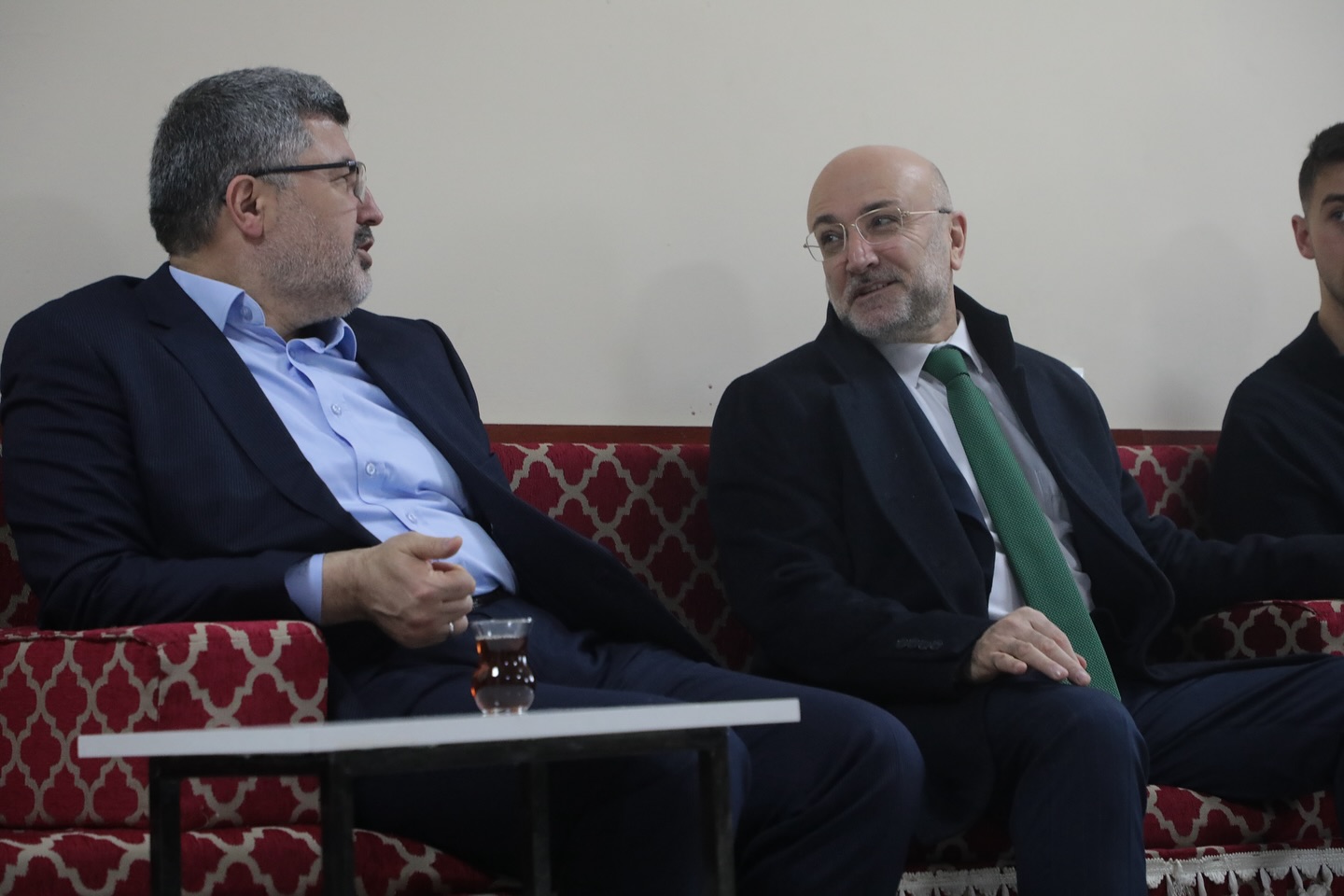 Ak Parti Heyeti’nden, Kamil Miras Yurdu Öğrencilerine Ziyaret
