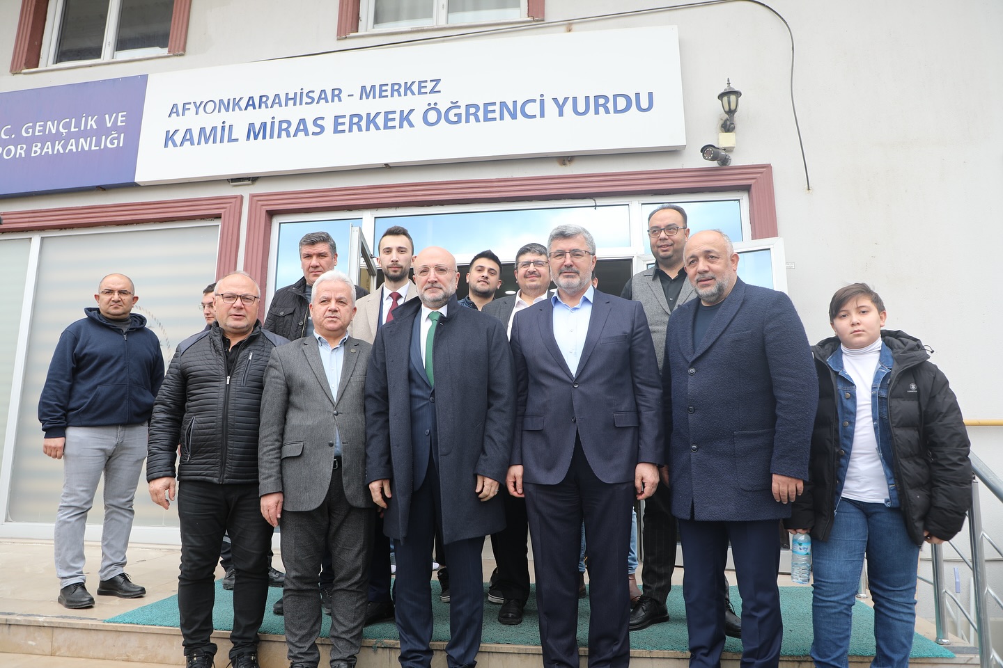 Ak Parti Heyeti’nden, Kamil Miras Yurdu Öğrencilerine Ziyaret
