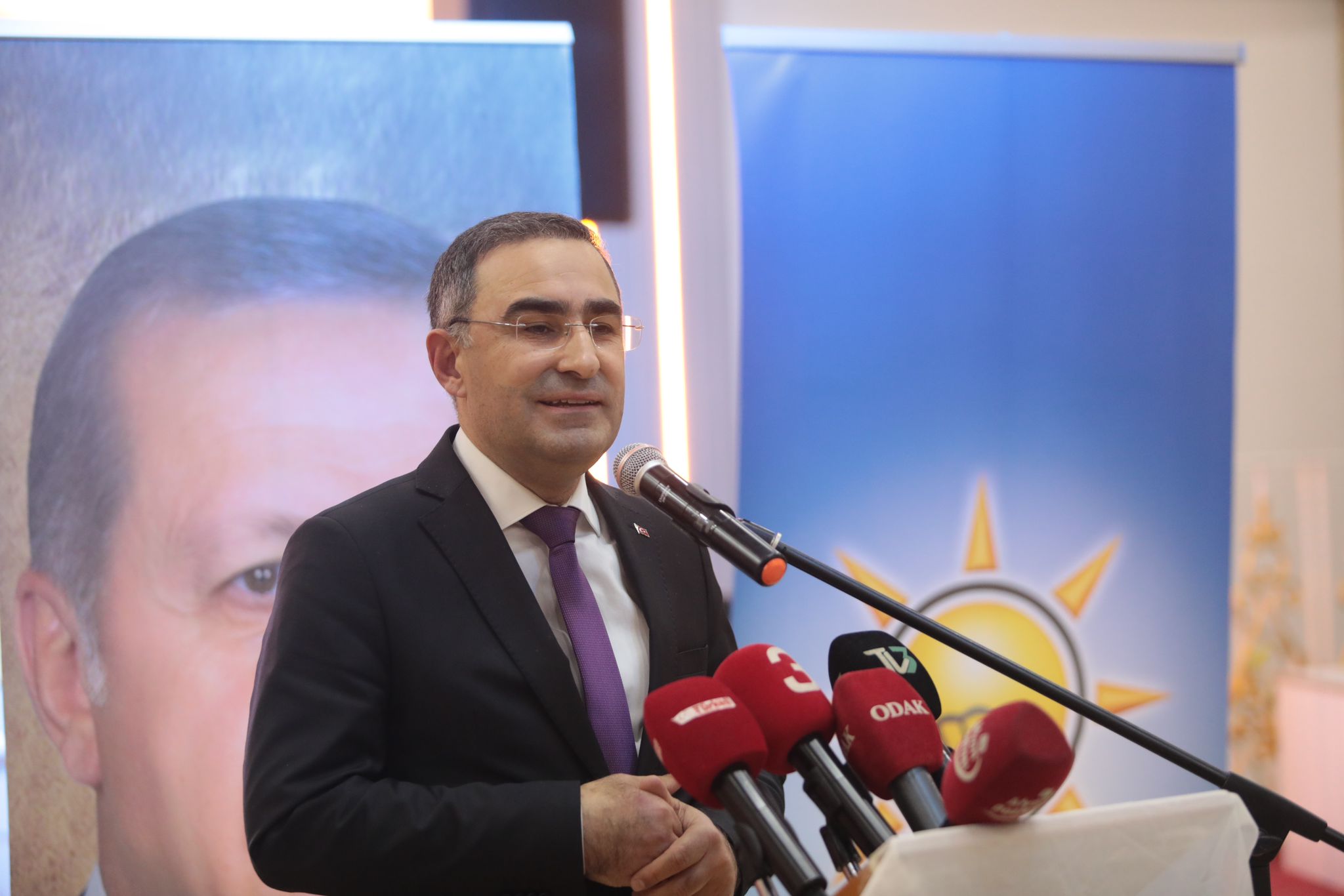 AK PARTİ AFYONKARAHİSAR TEŞKİLATI, ÇALIŞAN GAZETECİLER GÜNÜ’NÜ KUTLADI