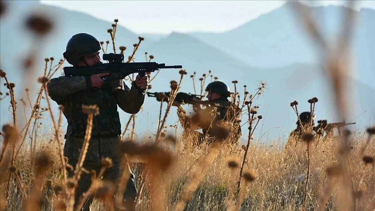 IRAK VE SURİYE’DE 9 TERÖRİST ETKİSİZ HALE GETİRİLDİ