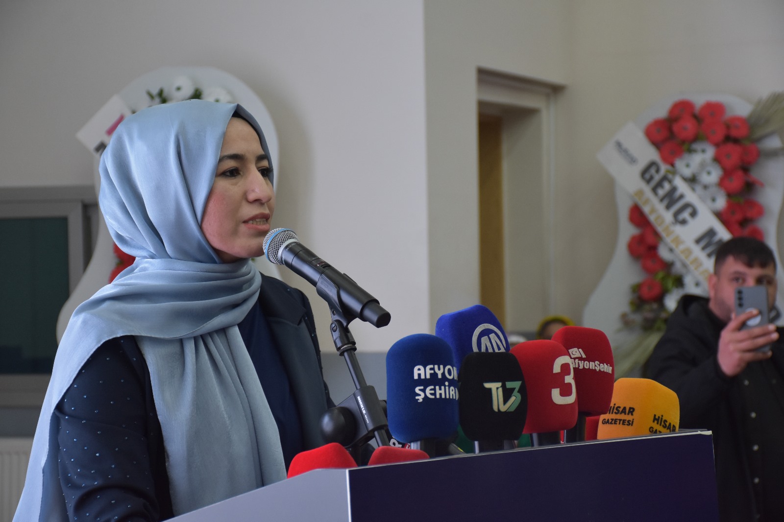 AK Kadınların Başkanı Çengel Bismillah Dedi Bakan Göktaş Destek Verdi