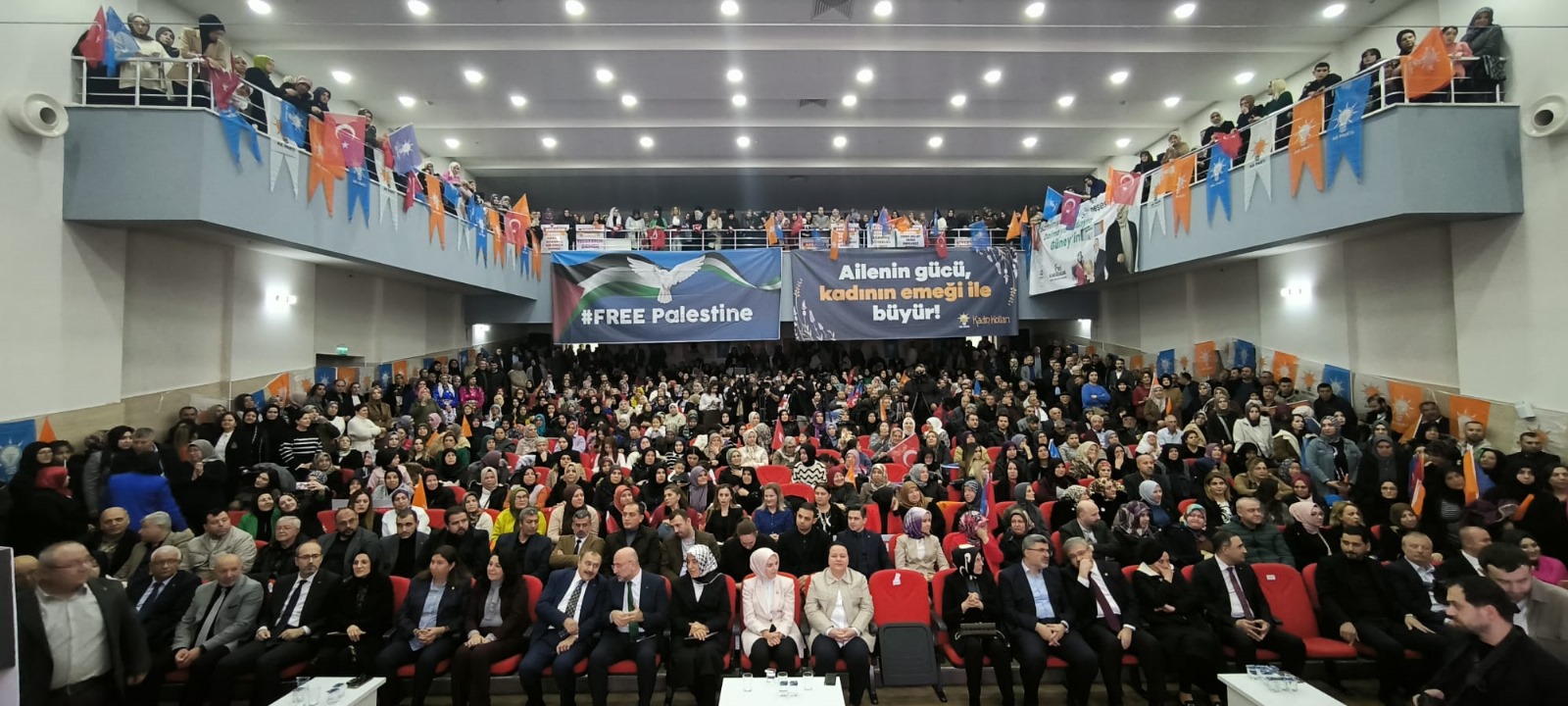AK Kadınların Başkanı Çengel Bismillah Dedi Bakan Göktaş Destek Verdi