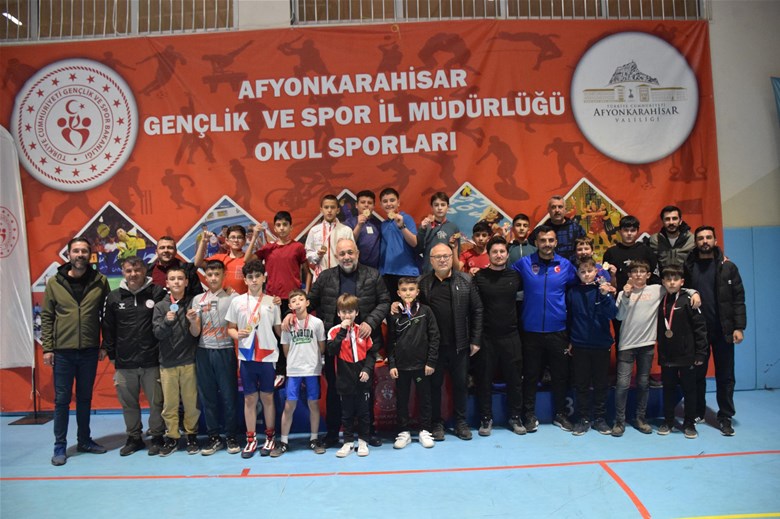 Afyonlu Yıldız Güreşçiler, Afyonkarahisar’ı Temsil Edecekler