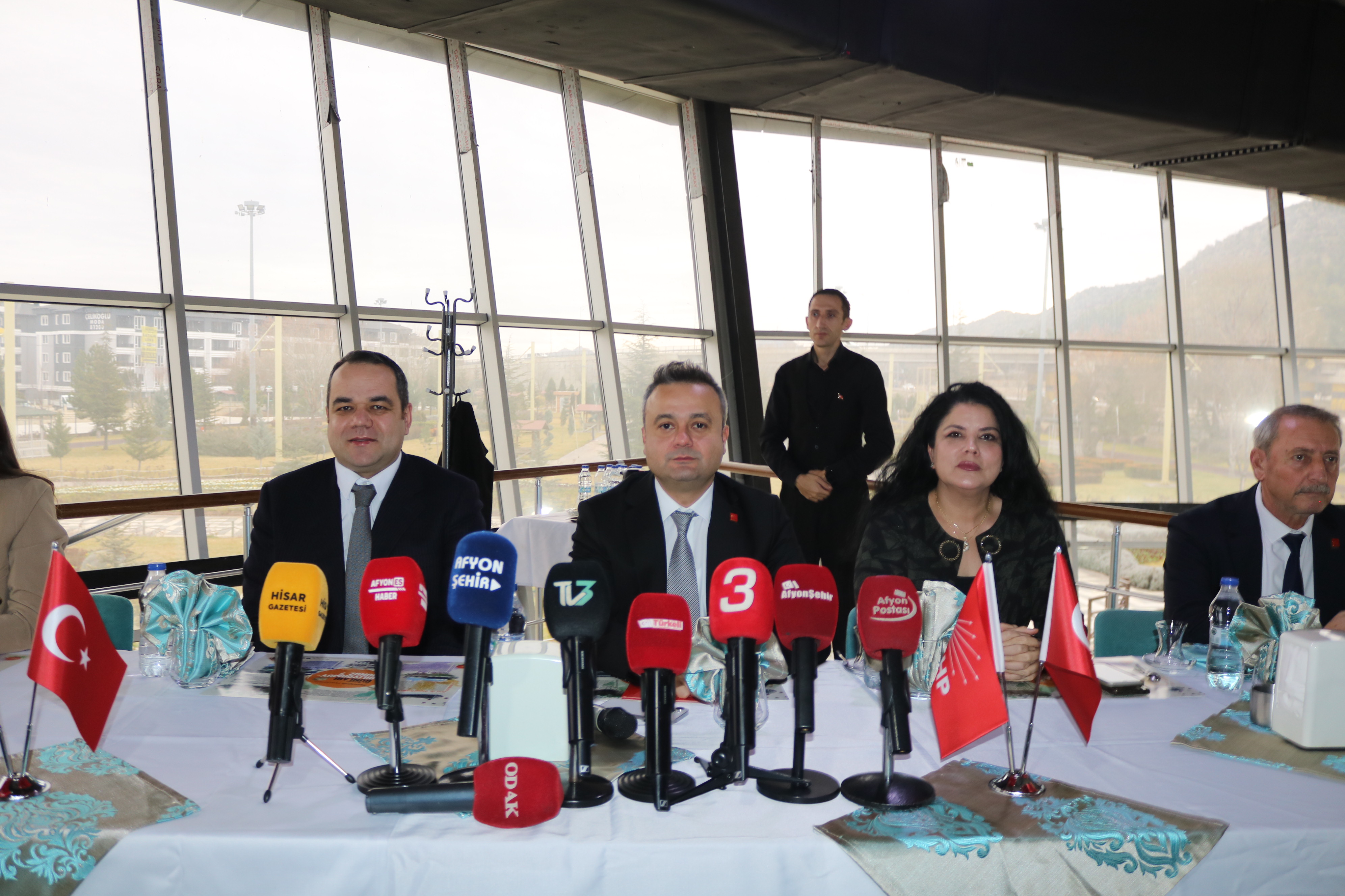 CHP'Lİ ERHAN'IN KIRMIZI KARTI AFYON SİYASETİNE DAMGA VURDU