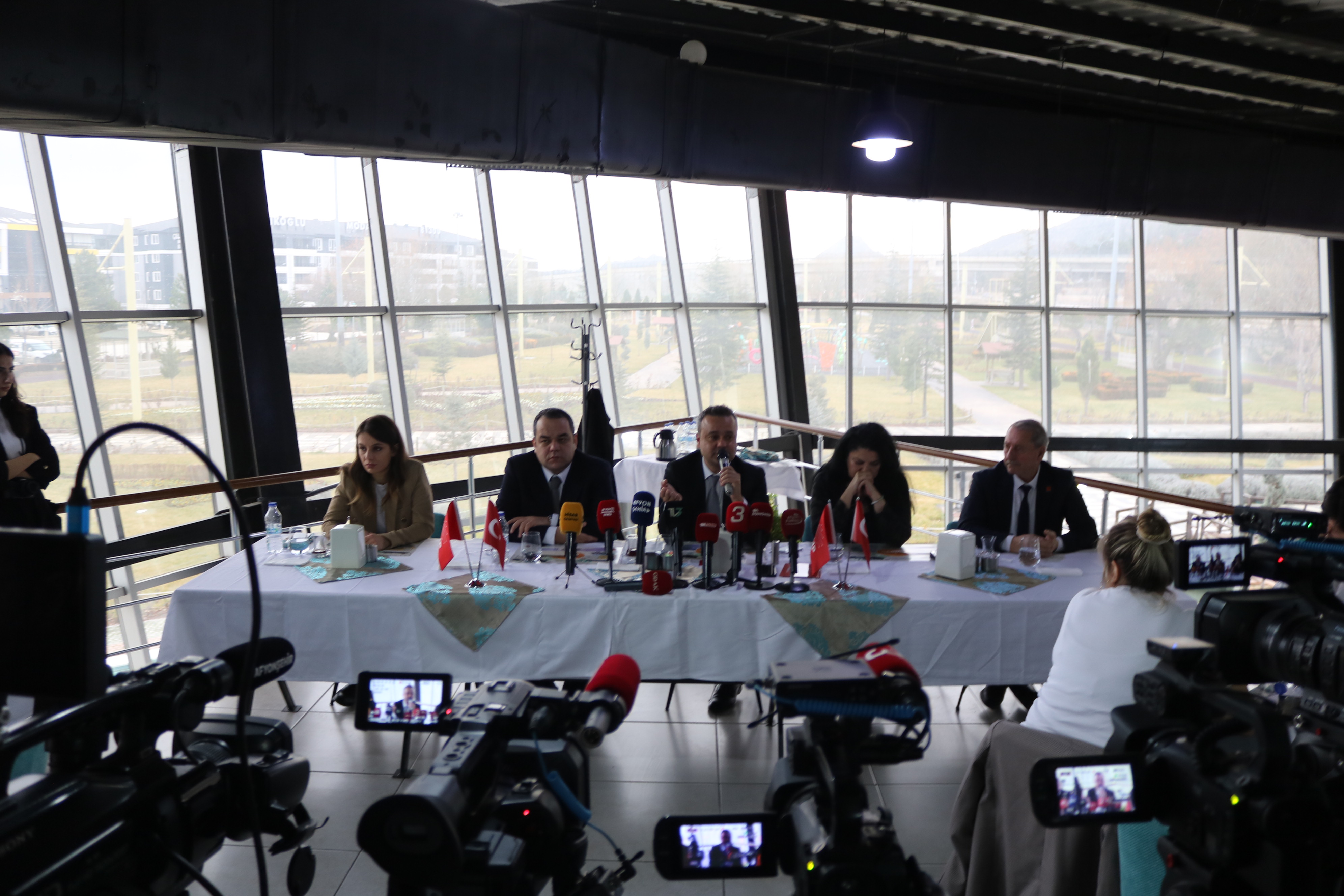 CHP'Lİ ERHAN'IN KIRMIZI KARTI AFYON SİYASETİNE DAMGA VURDU