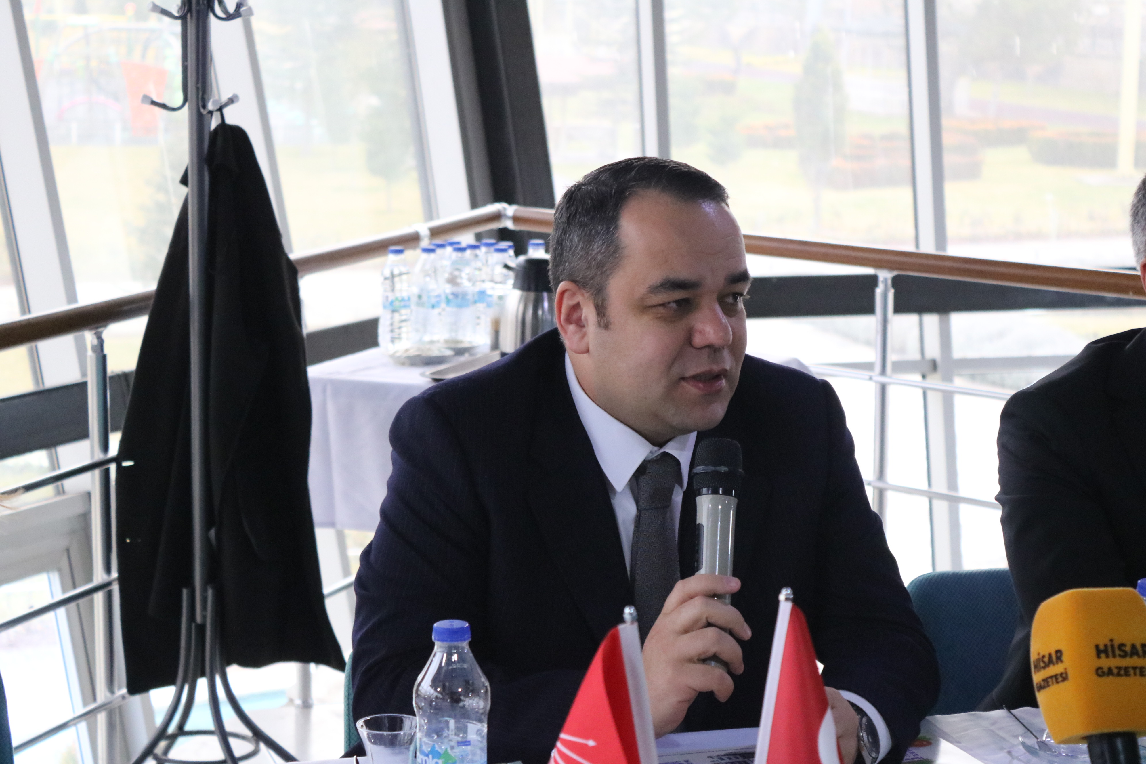 CHP'Lİ ERHAN'IN KIRMIZI KARTI AFYON SİYASETİNE DAMGA VURDU