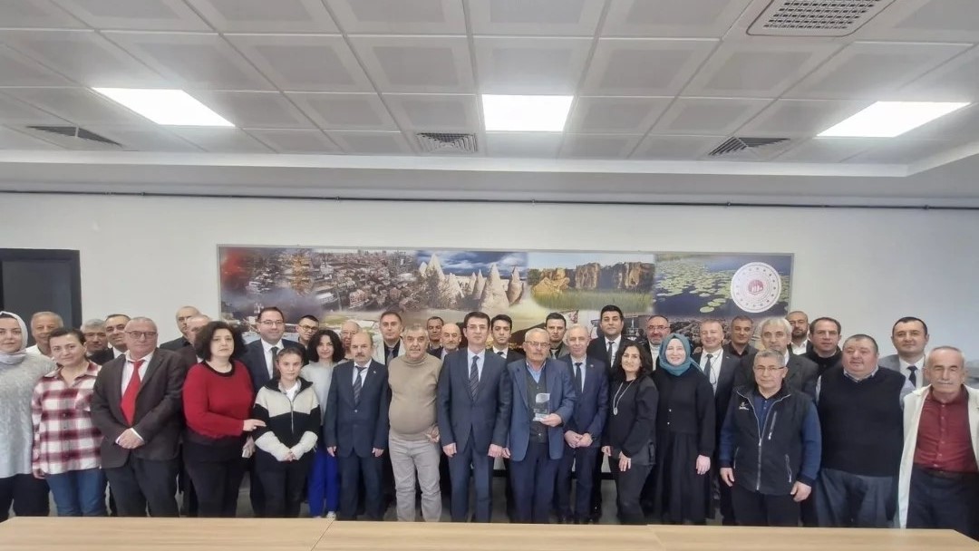 Çevre, Şehircilik ve İklim Değişikliği İl Müdürlüğü, Emekli Olan Personeline Veda Töreni Düzenledi
