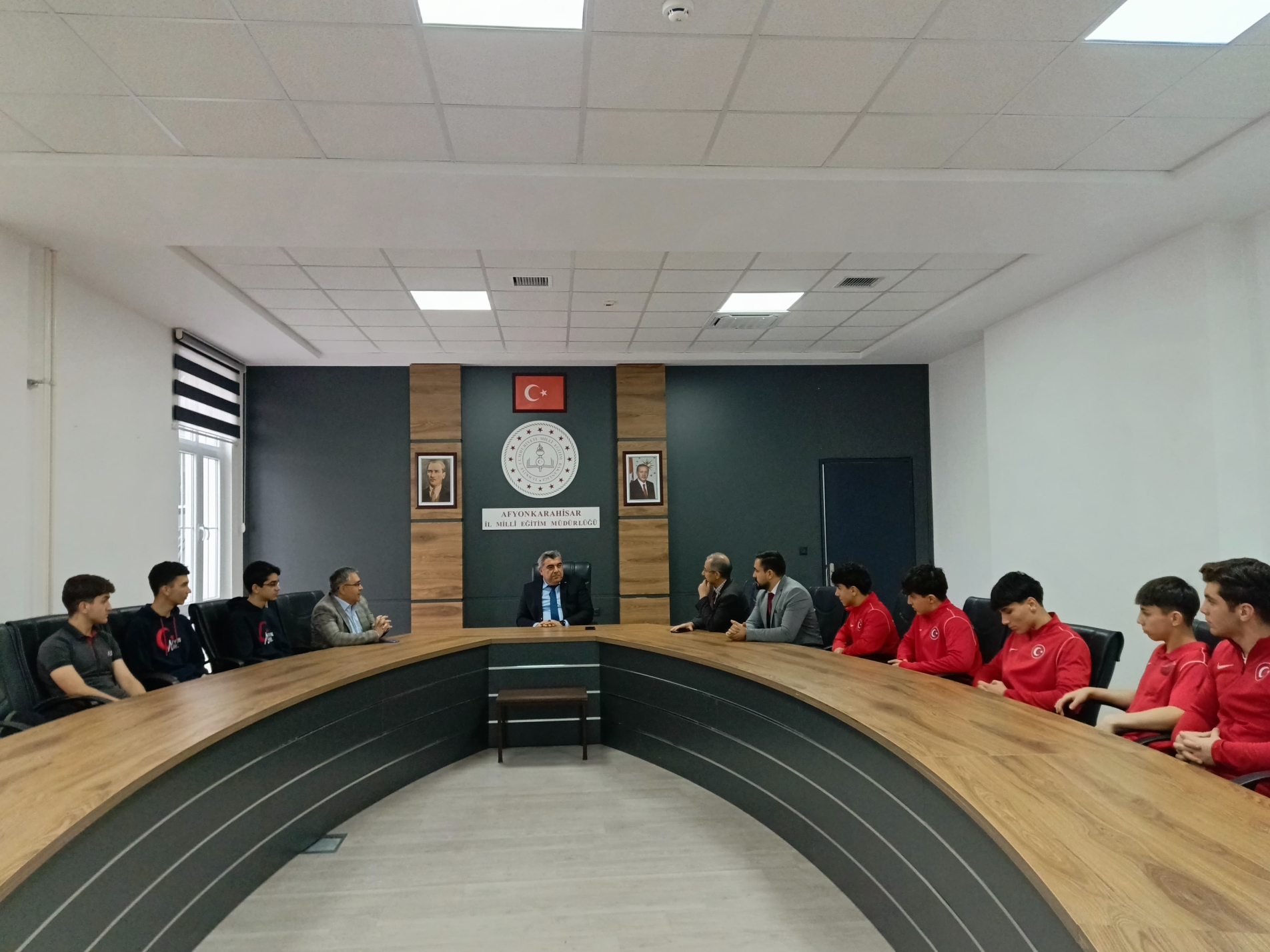 İl Birincileri ve Türkiye Şampiyonları, Müdür Sünnetci’yi Ziyaret Etti