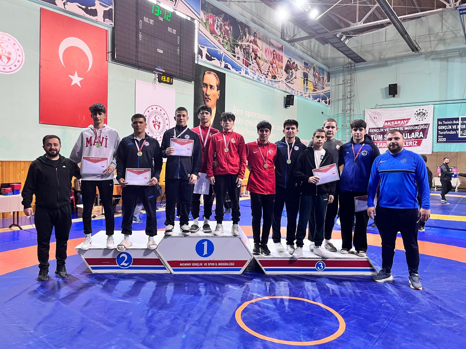 Aksaray'da Madalya Yağmuru: Afyonkarahisarlı Güreşçilerden Büyük Başarı