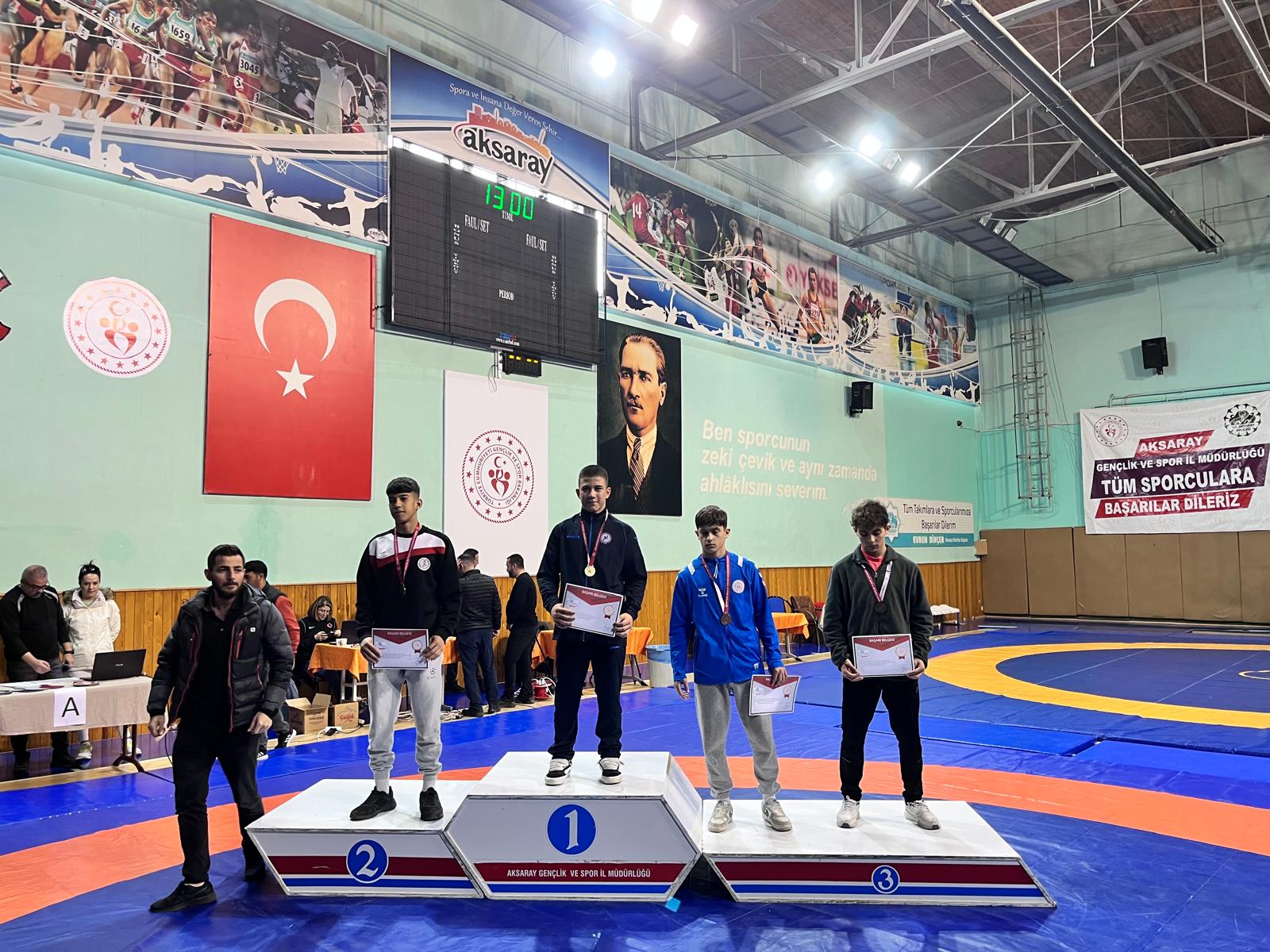 Aksaray'da Madalya Yağmuru: Afyonkarahisarlı Güreşçilerden Büyük Başarı