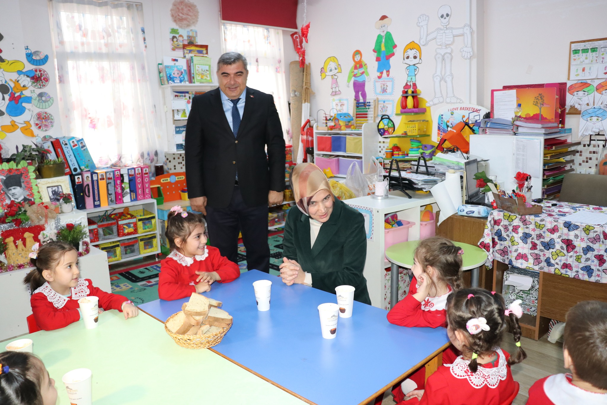Afyonkarahisar'da Eğitim ve Lezzet Bir Arada: Vali Yiğitbaşı'ndan Öğrencilere Tarhana Çorbası İkramı