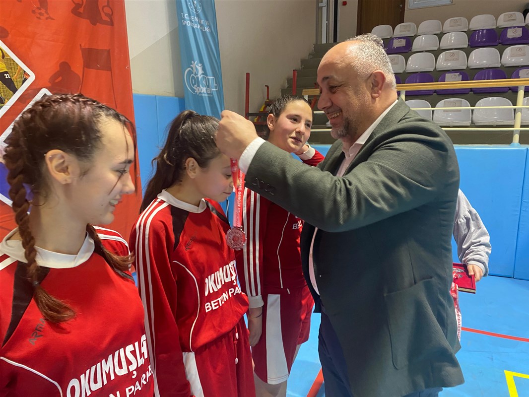 Afyonkarahisar’da Futsal Yıldız Kızlar Müsabakaları Sona Erdi