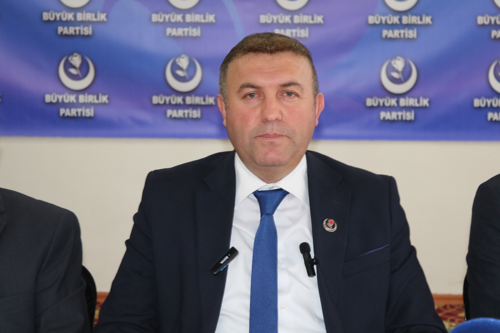 BÜYÜK BİRLİK PARTİSİ GAZETECİLERLE BİR ARAYA GELDİ