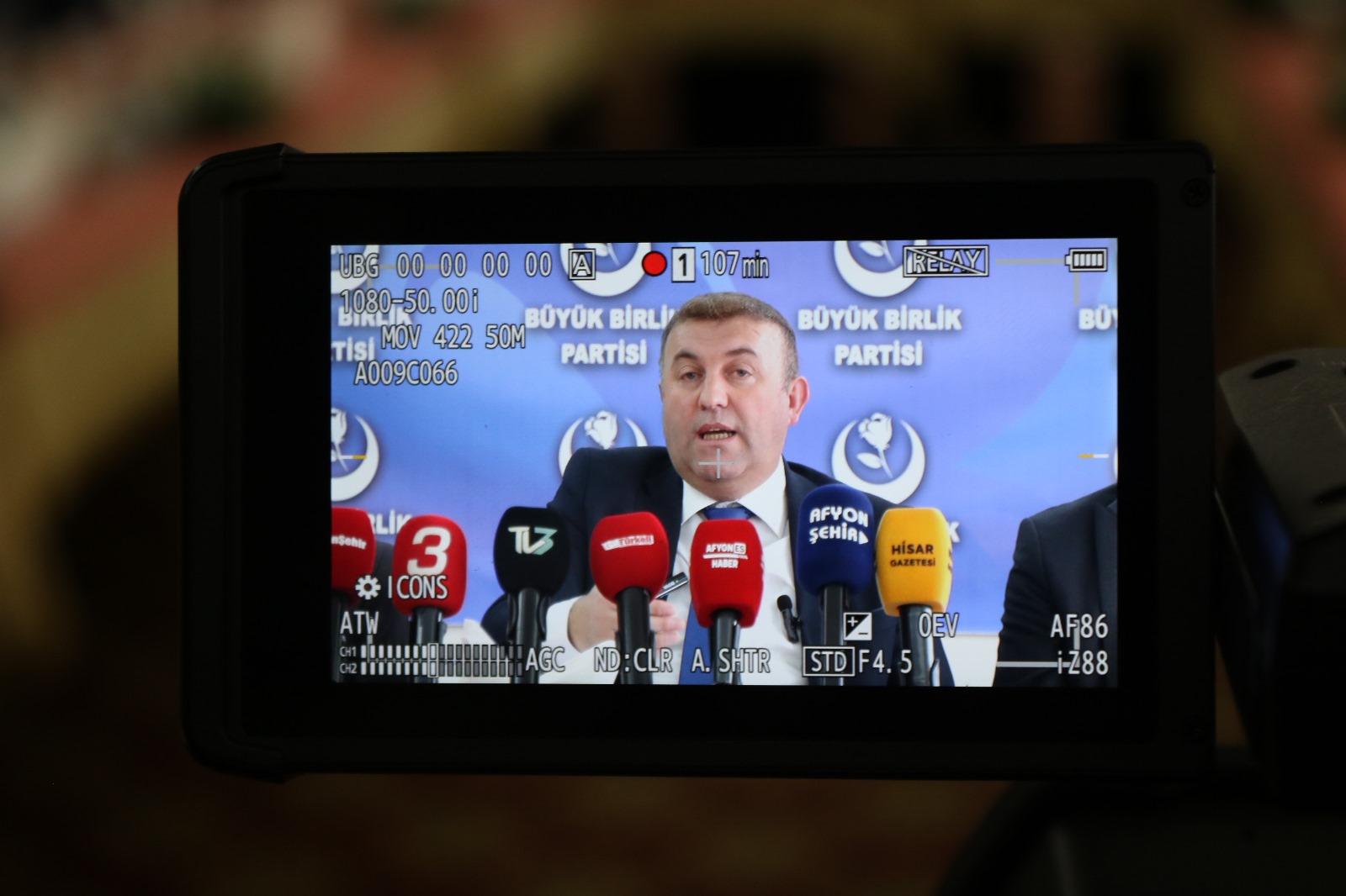 BÜYÜK BİRLİK PARTİSİ GAZETECİLERLE BİR ARAYA GELDİ