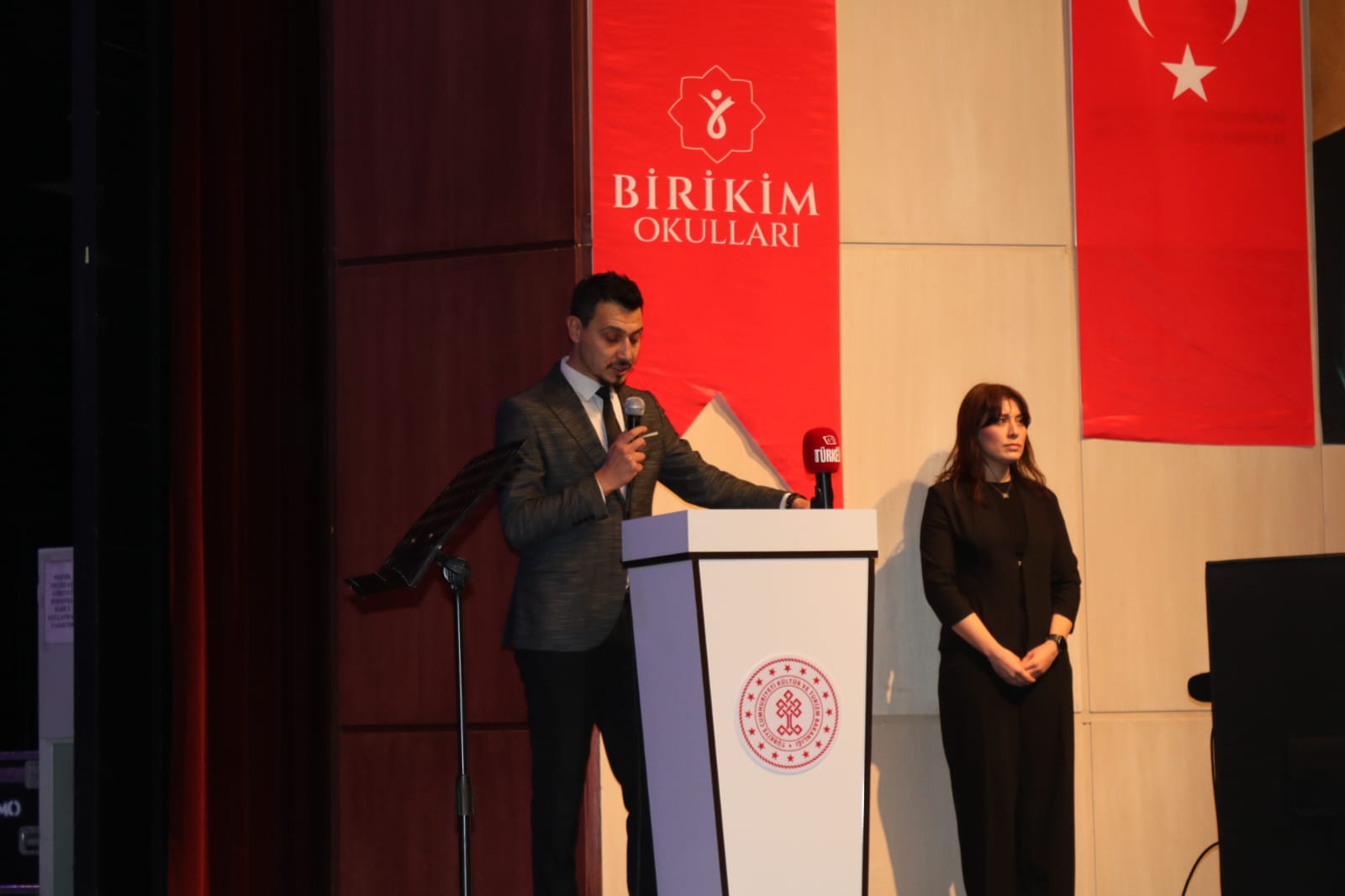 Birikim Okulları Afyonkarahisar Kampüsü Gönül Harmanı Şiir Gecesi'ni Gerçekleştirdi