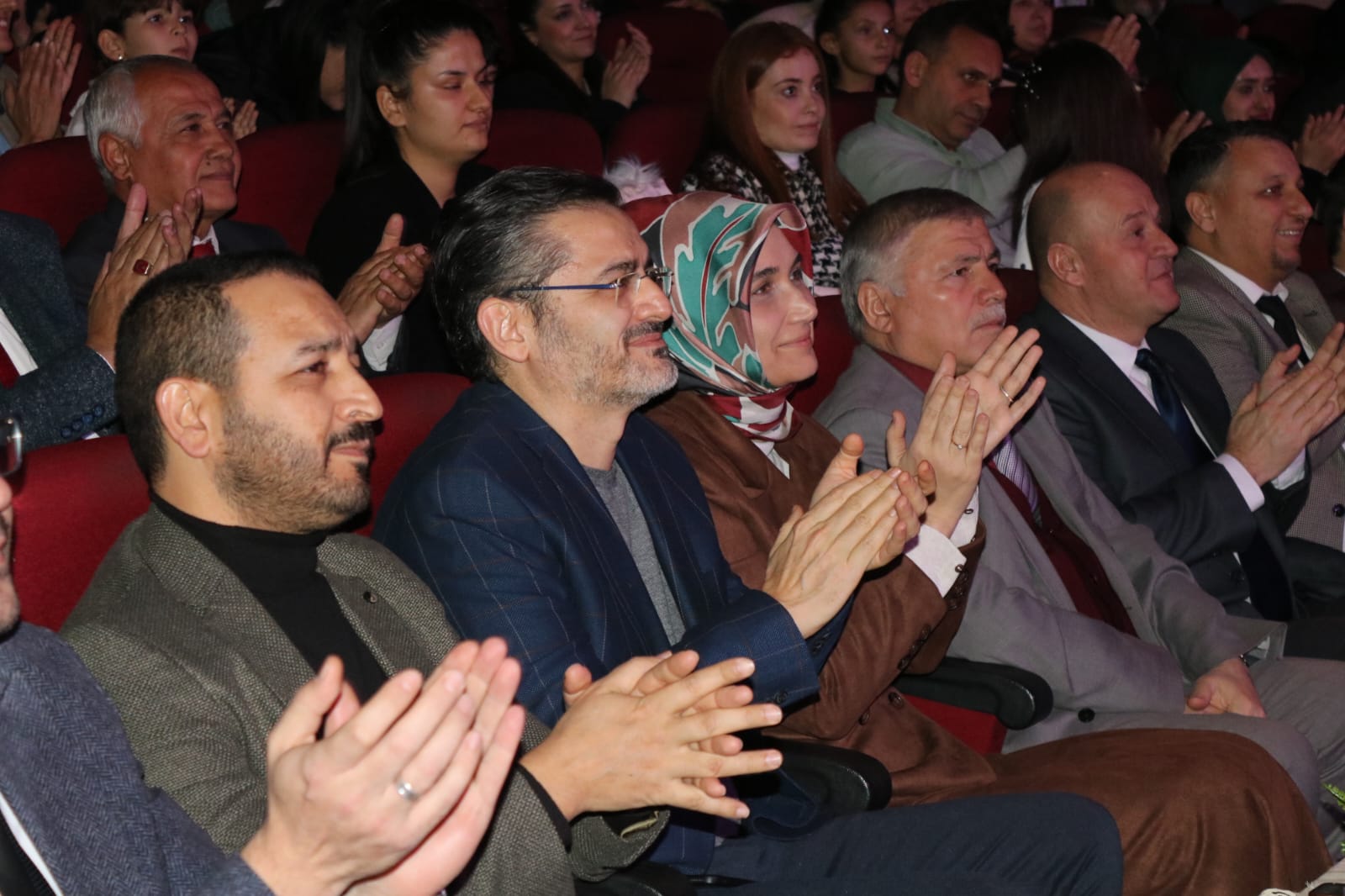 Birikim Okulları Afyonkarahisar Kampüsü Gönül Harmanı Şiir Gecesi'ni Gerçekleştirdi