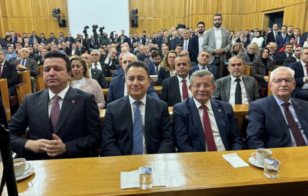 Afyonlu Siyasi İsim Akıncı Başkanlığında Grup Toplantısı Düzenlendi