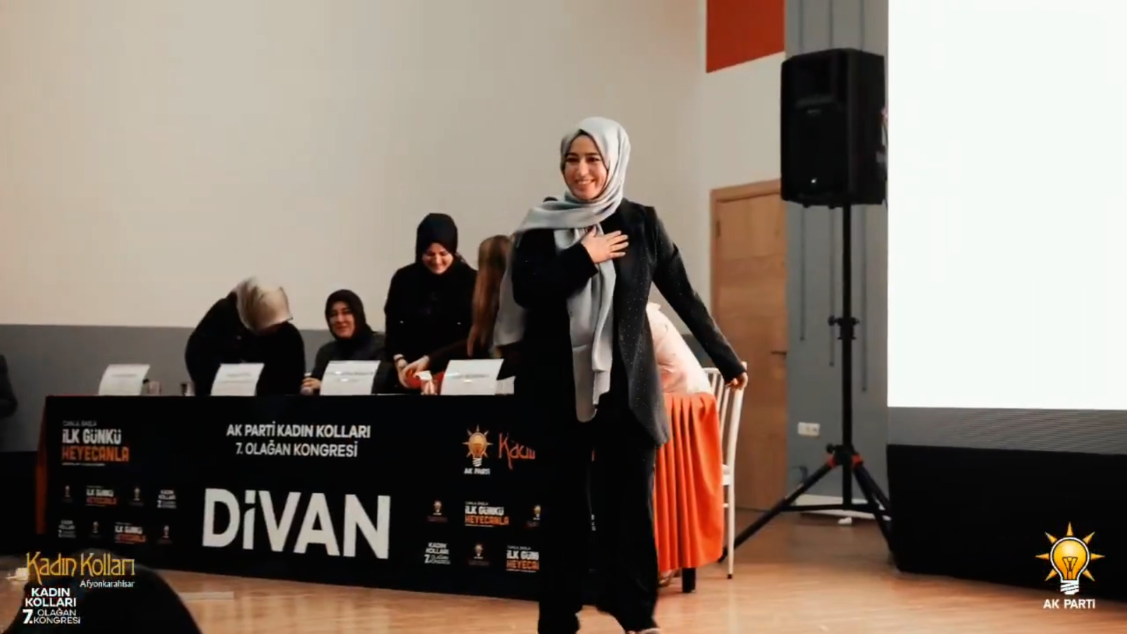 AK Kadınların Kongresi Bayram Havasında Geçti