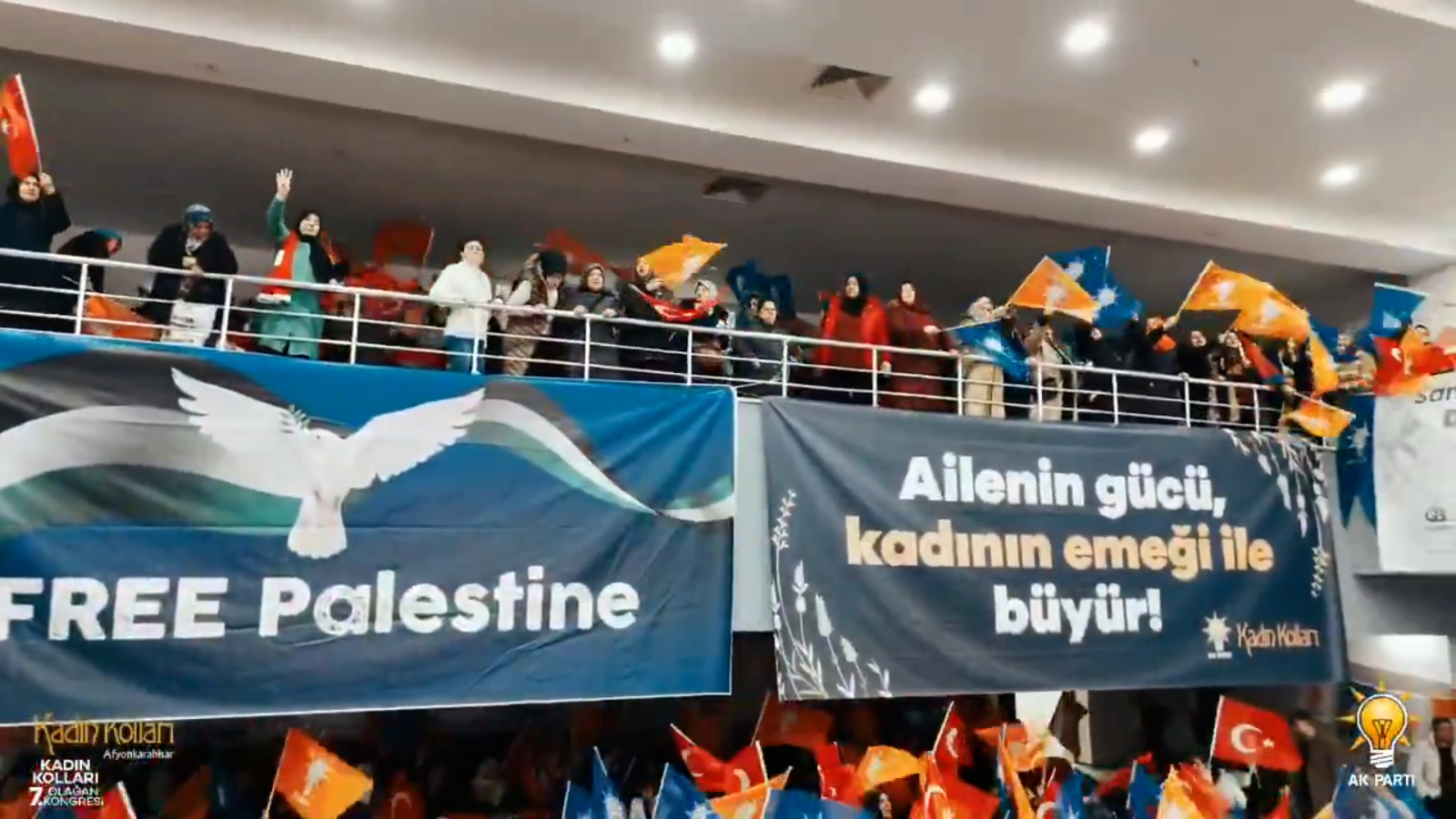 AK Kadınların Kongresi Bayram Havasında Geçti
