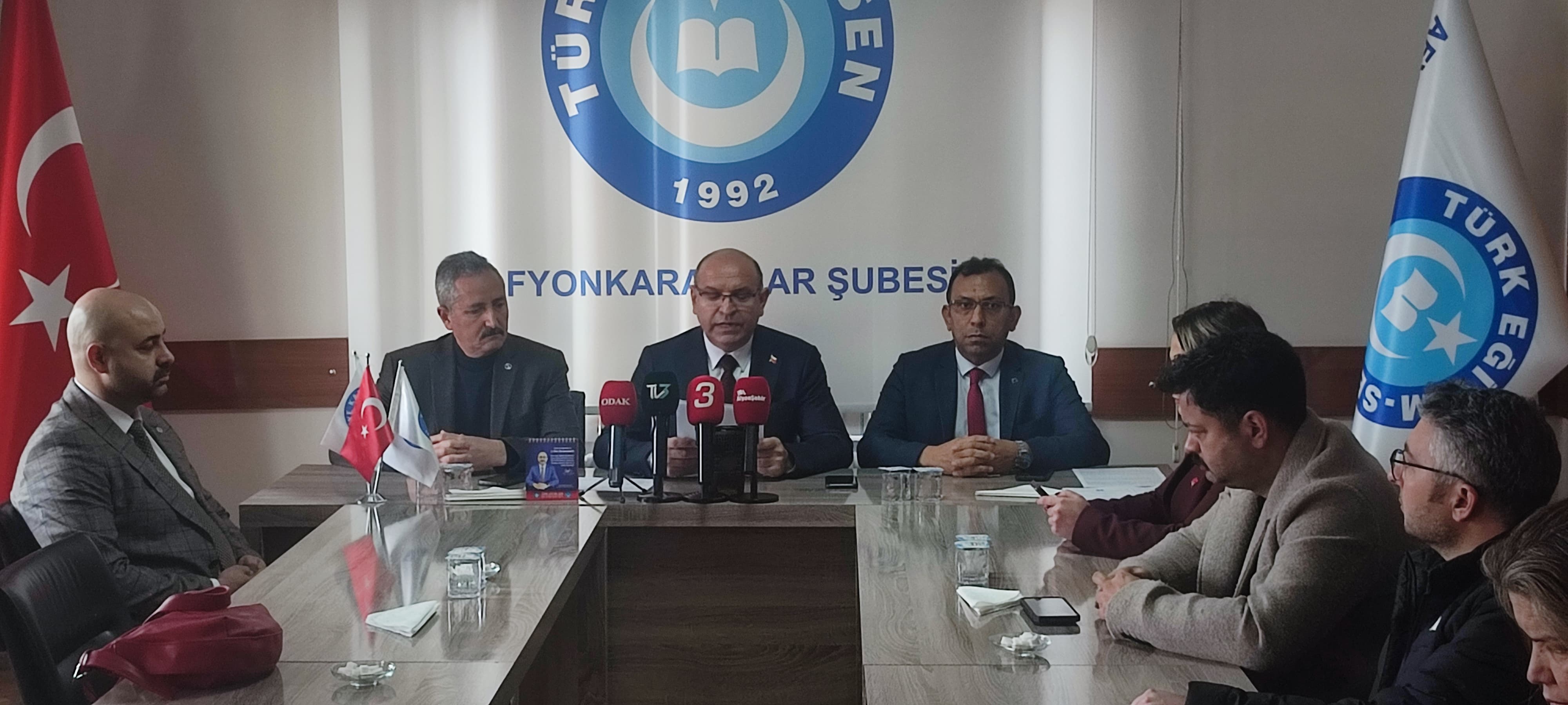 TÜRK EĞİTİM-SEN AFYONKARAHİSAR ŞUBE BAŞKANI MUHTAR DEMİRCİ, İL MİLLİ EĞİTİM MÜDÜRLÜĞÜ'NÜN I. YARIYIL KARNESİNİ DEĞERLENDİRDİ