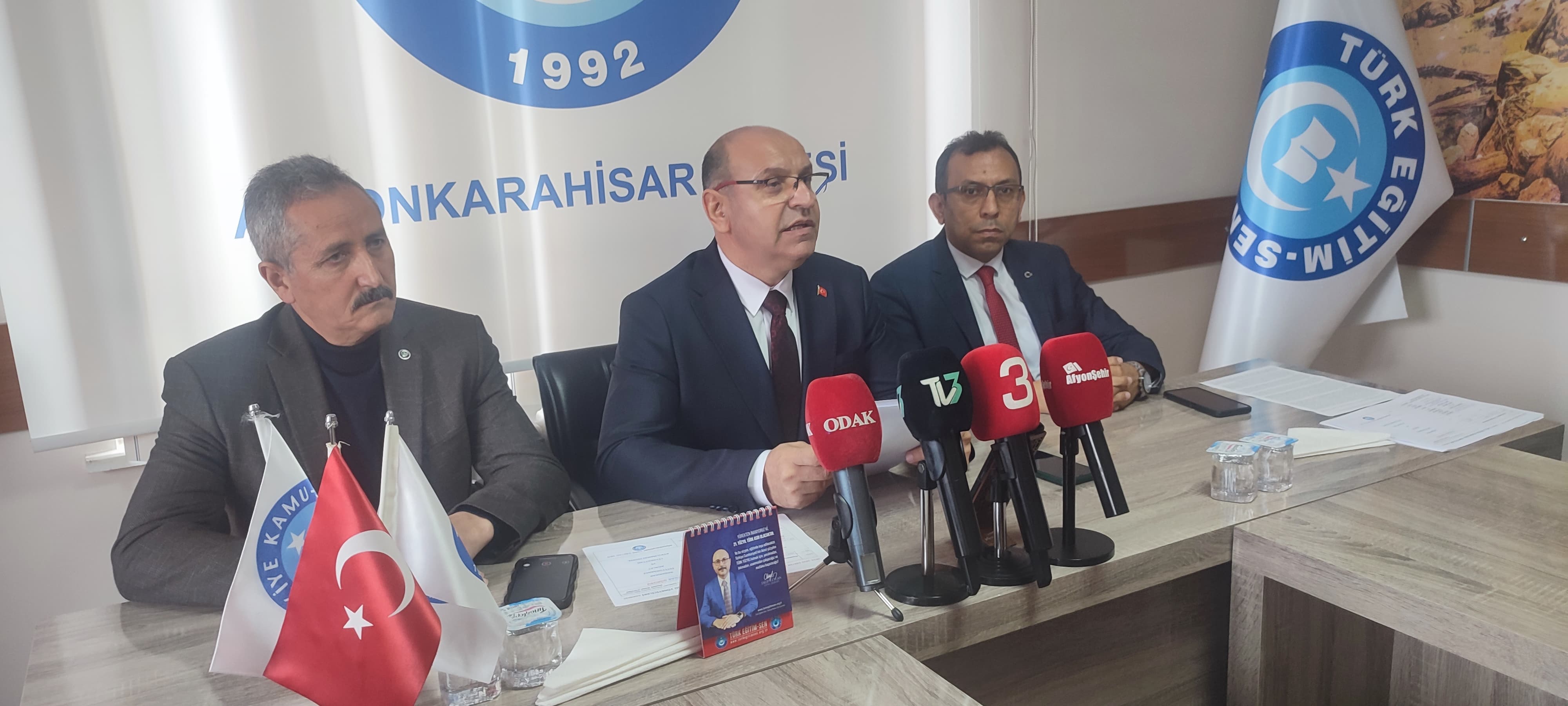 TÜRK EĞİTİM-SEN AFYONKARAHİSAR ŞUBE BAŞKANI MUHTAR DEMİRCİ, İL MİLLİ EĞİTİM MÜDÜRLÜĞÜ'NÜN I. YARIYIL KARNESİNİ DEĞERLENDİRDİ