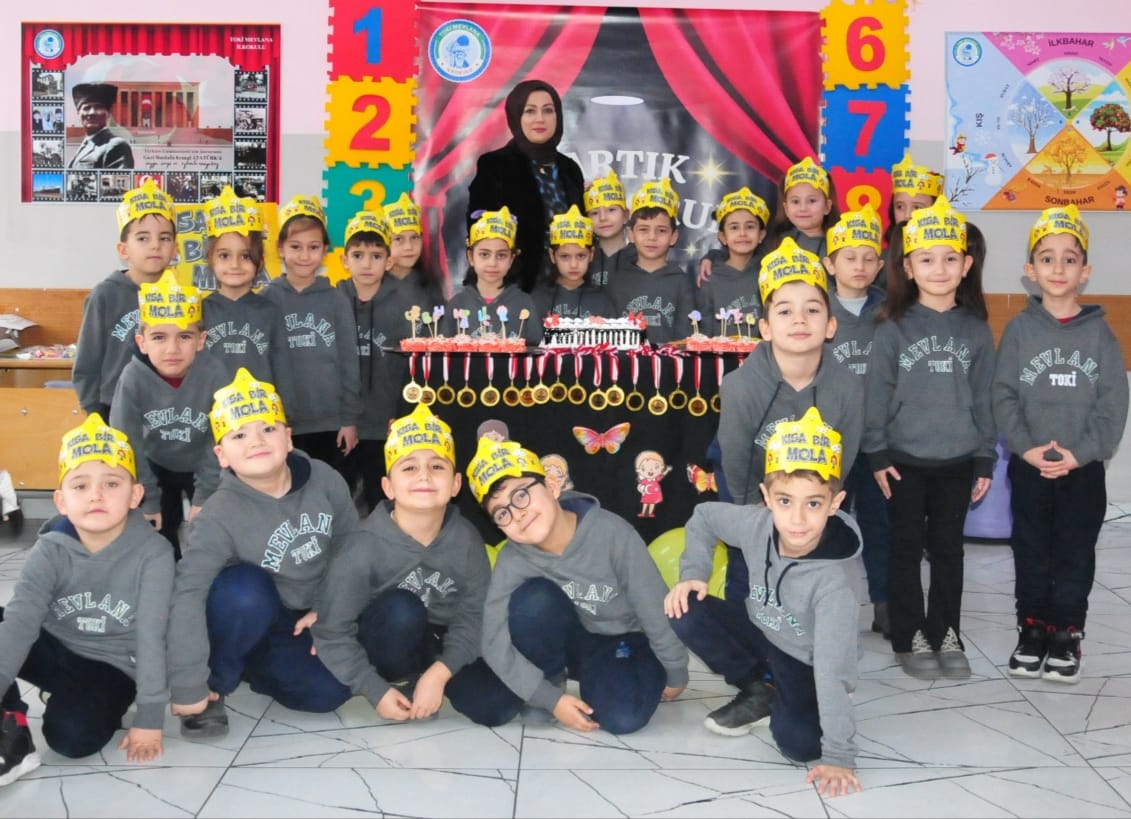 AFYONKARAHİSAR TOKİ MEVLANA İLKOKULU’NDA OKUMA BAŞARISI COŞKUYLA KUTLANDI