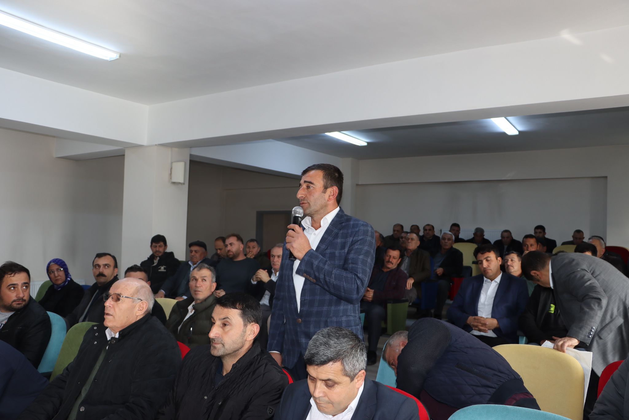 İL GENEL MECLİSİ, ŞUHUT’TA 36 MUHTAR İLE BİR ARAYA GELDİ