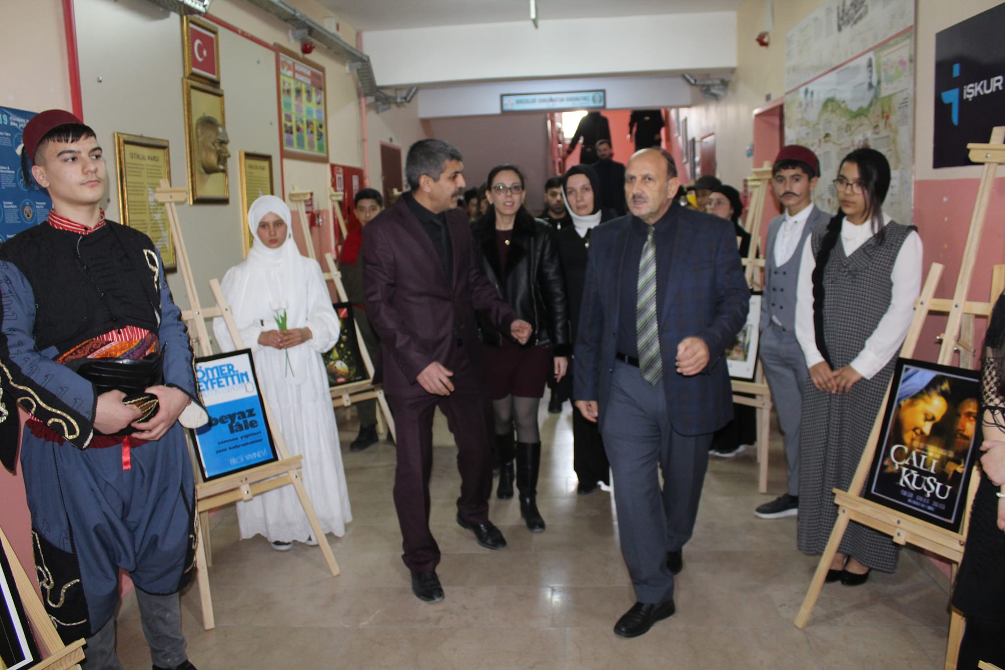 Bolvadin İlçe Milli Eğitim Müdürü Özçal, Edebiyat Sokağı Açılışına Katıldı